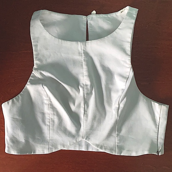 White Top - Picture 1 of 2